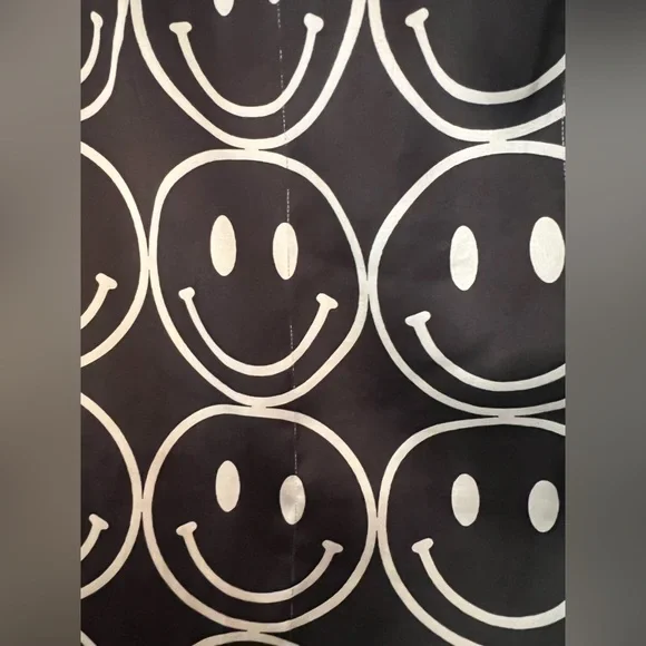 Dressed in Lala Smiley Face Midi Pencil Skirt Black and White Medium - Picture 7 of 8